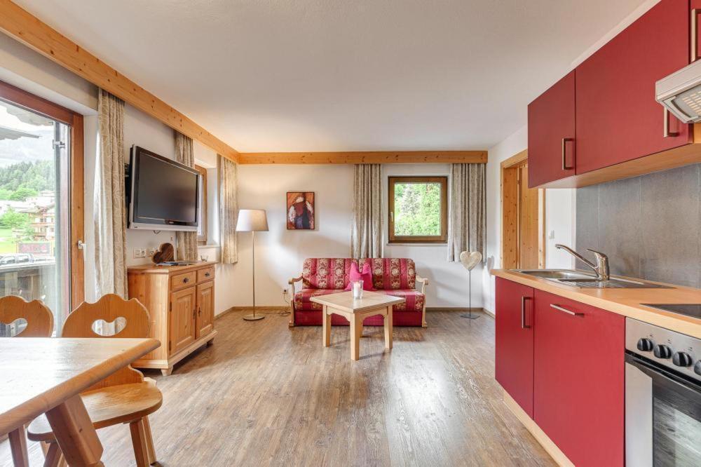 Apartment In Fuegen With A Shared Wellness Eksteriør bilde