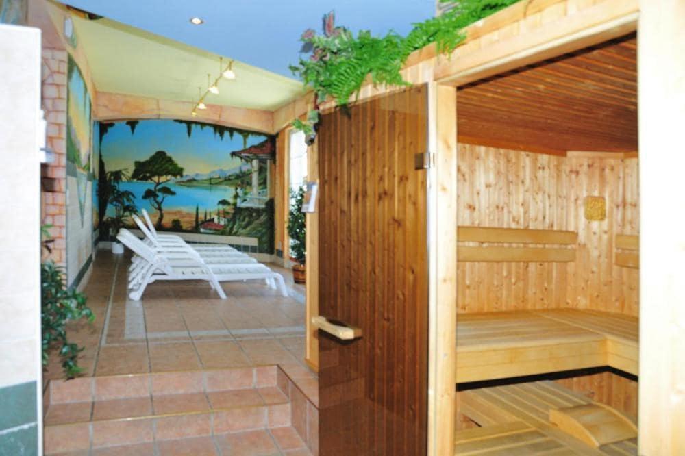 Apartment In Fuegen With A Shared Wellness Eksteriør bilde