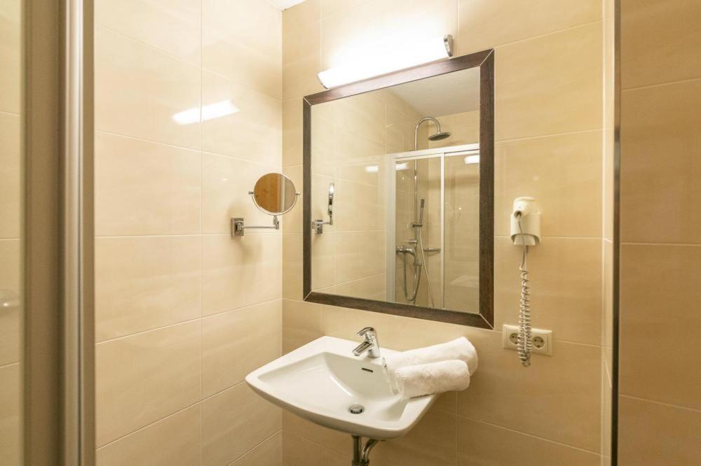 Apartment In Fuegen With A Shared Wellness Eksteriør bilde
